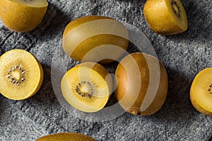 Raw Yellow Organic Golden Kiwis