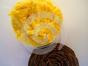 Raw Yellow Shea Butter with Cedar Wood Rose