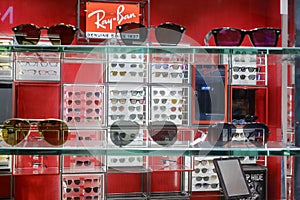 Ray-ban glasses shop