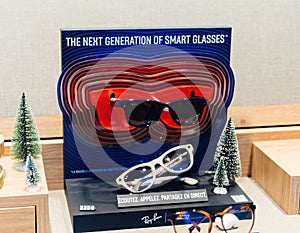 Ray-Ban Meta Smart Glasses Display