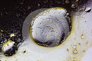 Reaction of liquid bubbles