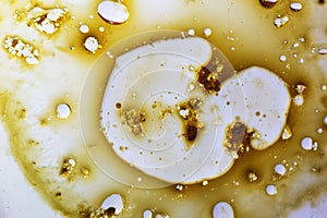 Reaction of liquid bubbles
