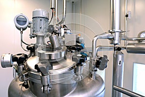 Reactors of suspensions and solutions. Manufacture of pharmaceutical industry. Production of suspensions, solutions for tablets.