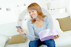 Reading the gift card