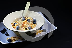 Corn flakes with fresh berries