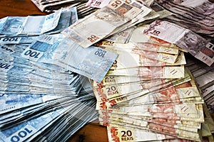 Real is Brazil's official money - Economy  finance  wealth
