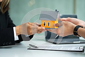 Real estate agents introduce homes to clients and sign purchase contracts, real estate ideas, move homes or rent out properties.