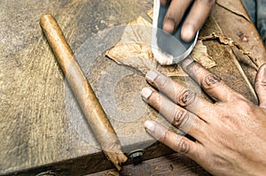 Real production of an handmade Cigar