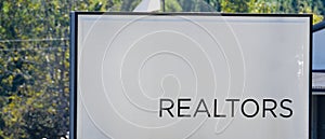 Realtors, Sell Real Estate and Land