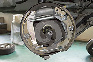 Rear brake drum mechanism