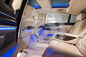 Rear compartment for a luxury limousine