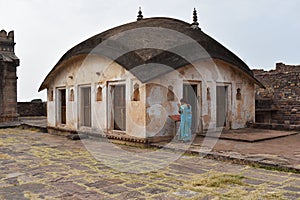 Rear view of Itardana Atardan ka Mahal Probably this room was used as a dressing room. The niches on its wall were meant probabl