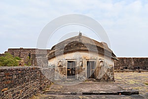 Rear view of Itardana Atardan ka Mahal Probably this room was used as a dressing room. The niches on its wall were meant probabl