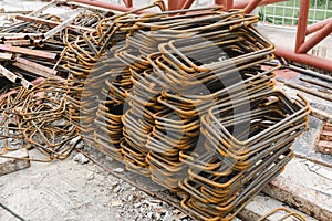 Rebar adapted to steel casing for construction. Rust on rebar is useless for use in construction.