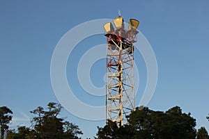 Rebroadcasting transmitter