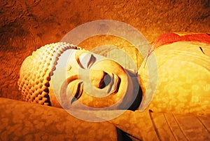 reclining buddha photo