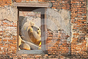 Reclining Buddha photo