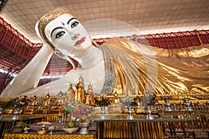 Reclining buddha