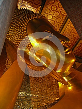 Reclining buddha