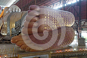 Reclining buddha, detail of foot