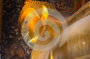 Reclining Buddha gold statue in Wat  Phra Chettuphon Wimon Mangkhalaram Wat pho