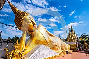 The reclining Buddha statue in Pong Sunan temple