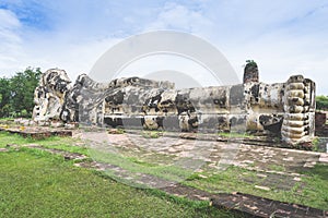 Reclining Buddha statue at Wat Lokayasutharam