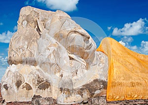 Reclining Buddha status