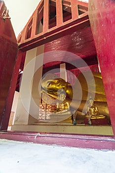 Reclining and sitting Buddha in Wat Phra That Chae Haeng