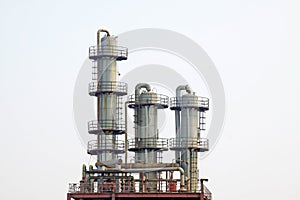 Rectifying column in a factory