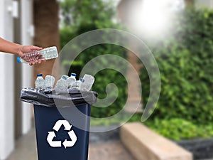 Recyclable garbage consisting glass Savings plastic Plastic Envi