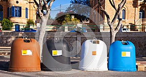 Recycle bin containers