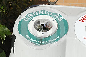 Recycling bins for glas