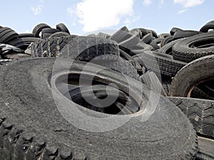 Recycling tires