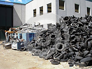 Recycling tires