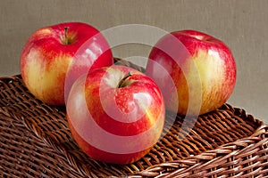 Red apples