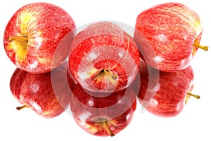 Red apples reflected it's shape