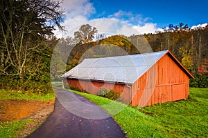 Red barn along the Blue Ridge Parkway near Blowing Rock, North C