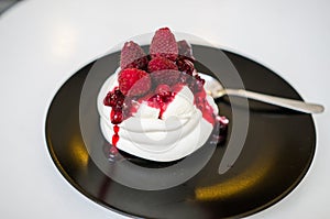 Red berries pavlova