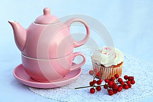 RED BERRIES WITH PINK TEA POT AND CUP SET WITH CUPCAKE