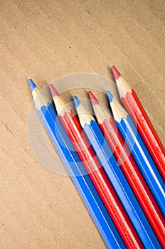 red blue colored crayons