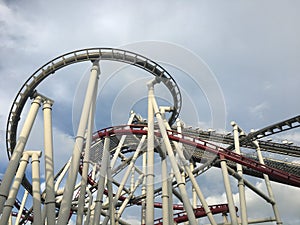 Red and blue duelling rollercoaster tracks