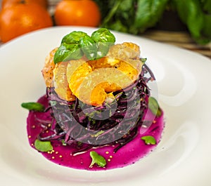 Red cabbage salad with mandarins