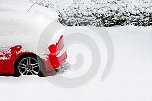 Auto v sneh 