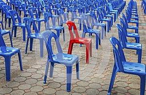 Red chair and blue chair different, the red outstanding