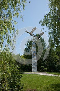 Red-crowned crane crowned crane sculpture Zhalong Nature Reserve