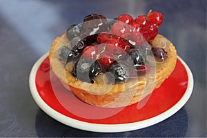 Red Currants Tartlet with red and black berries