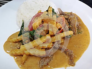 Red curry beef with rice