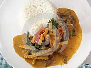 Red curry beef with rice