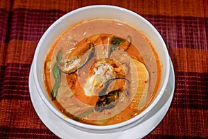 Red Curry Soup with Fishballs